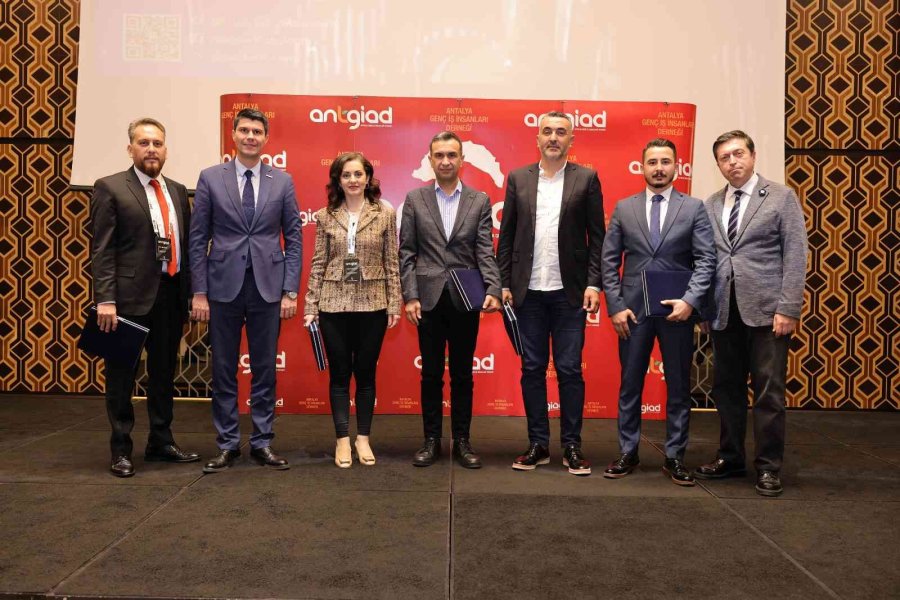 Antgiad’da "yeni Dünya, Yeni Tüketici, Yeni Şirket" Konuşuldu