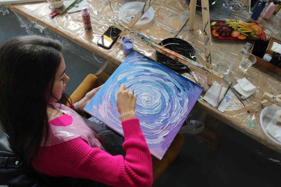 Resim Tutkusu Yerleşik Yabancı Kadınları Bir Araya Getirdi