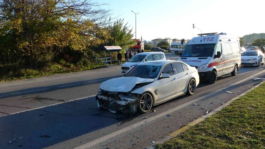 Manavgat’ta Otomobil İle Çarpışan Motosiklet Sürücüsü Hayatını Kaybetti