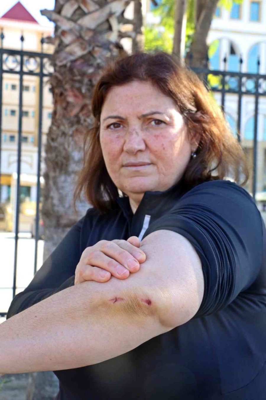 Antalya’da Ev Sahibi İle Kiracının Kavgası Güvenlik Kamerasına Yansıdı