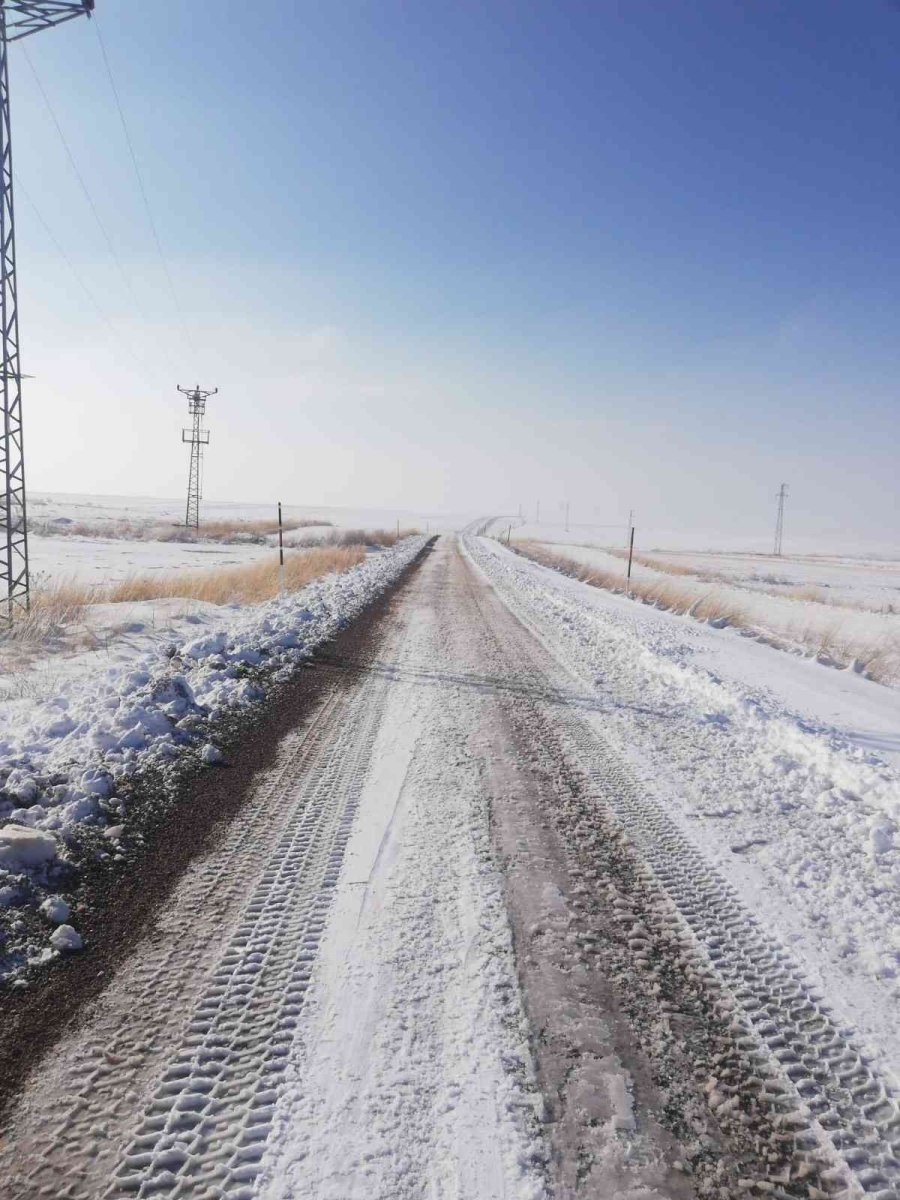 Büyükşehir’in Karla Mücadele Ekiplerinden Anında Müdahale