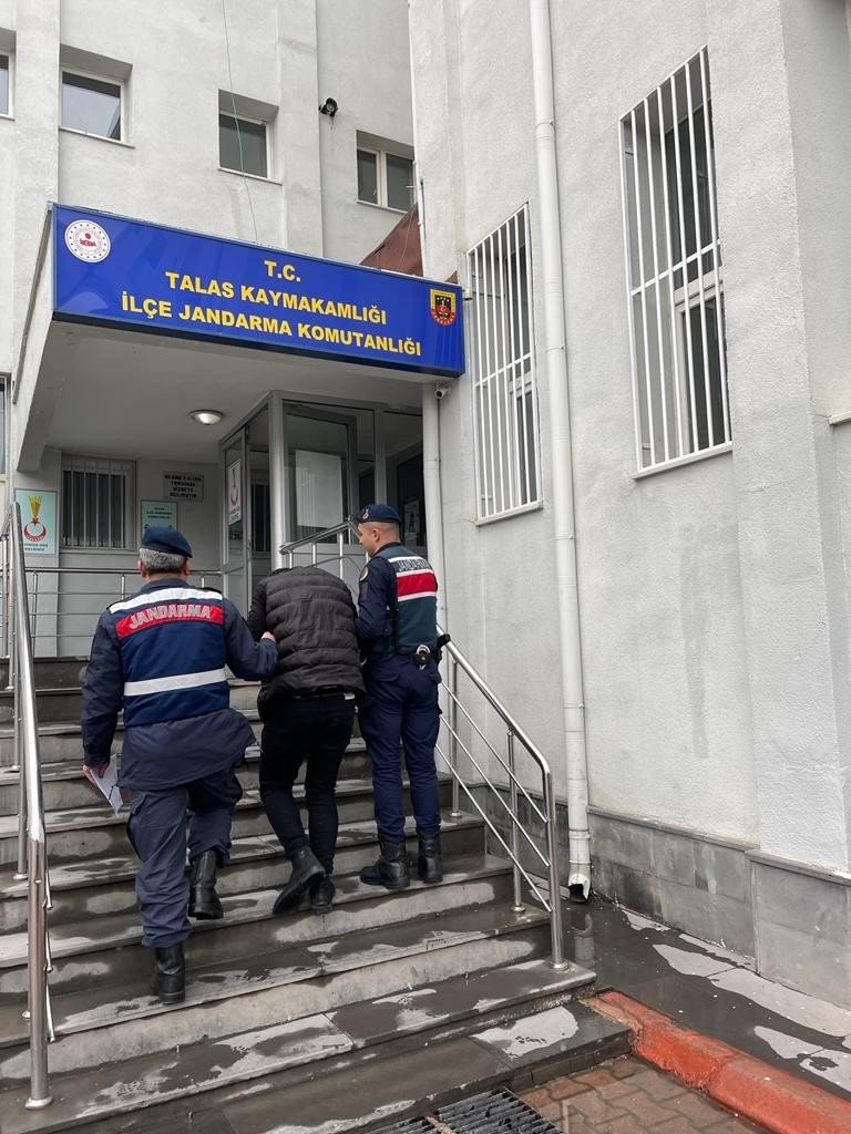 Jandarma 5 Faili Meçhul Hırsızlığı Çözdü