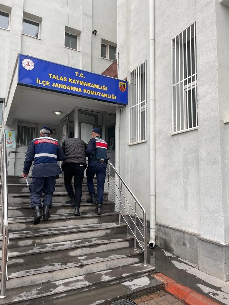 Jandarma 5 Faili Meçhul Hırsızlığı Çözdü