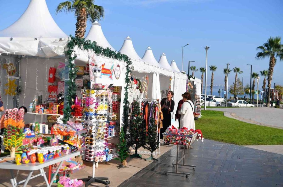 Konyaaltı’nın Yılbaşı Çarşısına Yoğun İlgi