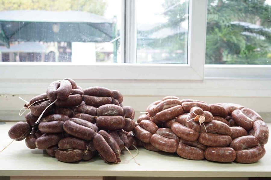 Tarsus’ta Etiketsiz 23 Kilogram Sucuk Ele Geçirildi