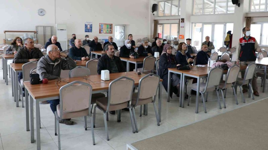 Eskişehir’de 50 Çiftçiye Meyve Ağaçları Budama Eğitimi