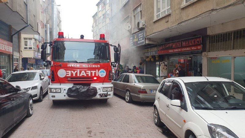 İş Yeri Deposunda Çıkan Yangın Söndürüldü