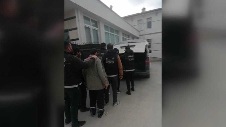 Baskın Yapılan Ev Uyuşturucu İmalathanesi Çıktı