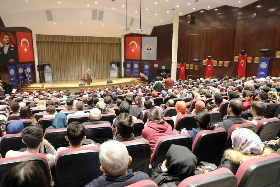 Talas’ta Nurullah Genç’ten Altın Öğütler