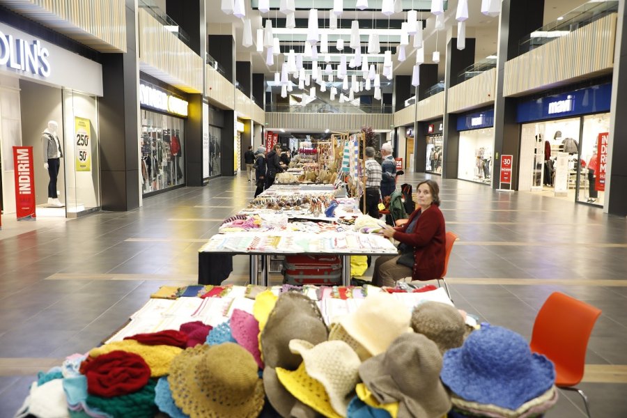 Kumsmall’da Sergi Ve Fuar Açıldı