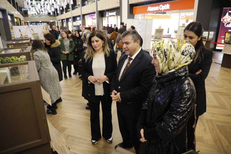 Kumsmall’da Sergi Ve Fuar Açıldı