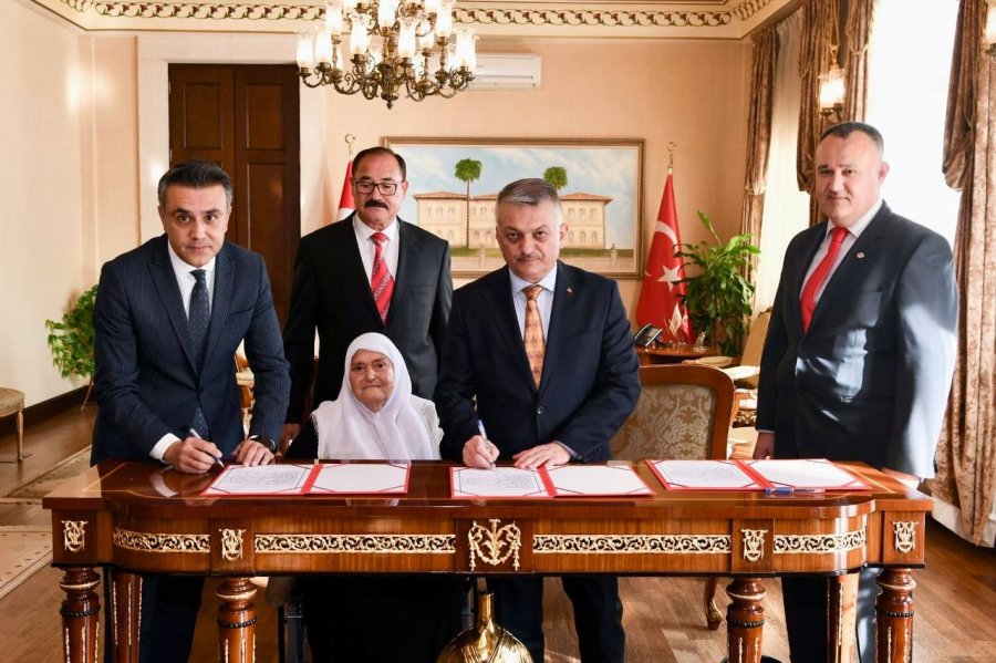 Antalyalı Hayırseverler Şehre Değer Katmaya Devam Ediyor