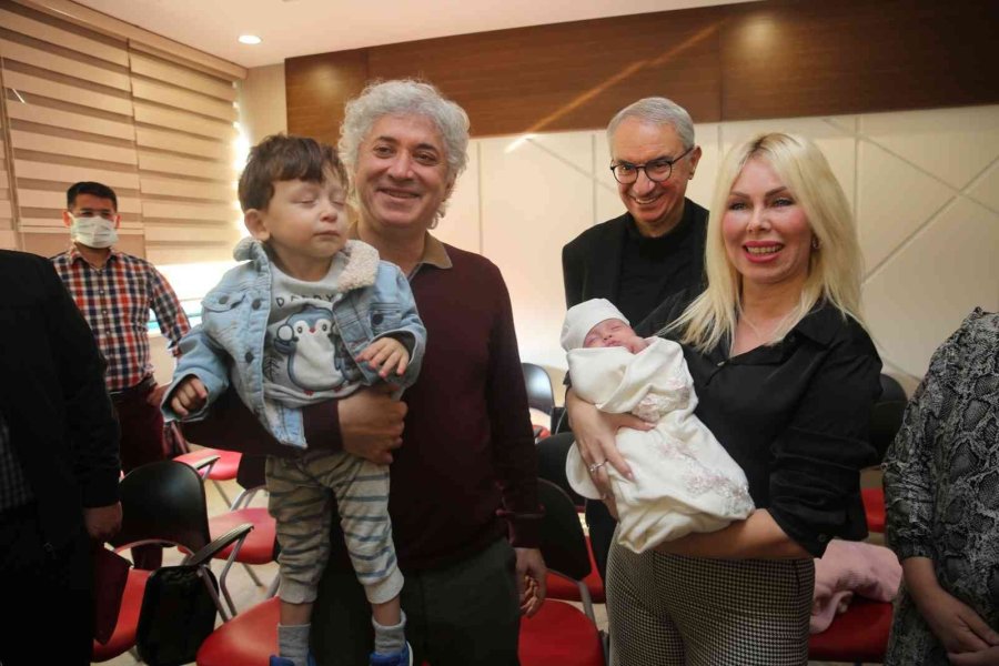 Rahim Nakliyle Doğan "ömer Ve Özlenen" Bebekler İlk Kez Bir Arada Görüntülendi