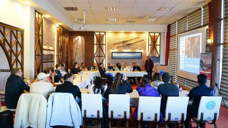 Yabancı Fenomenler Erciyes’e Çıkarma Yaptı