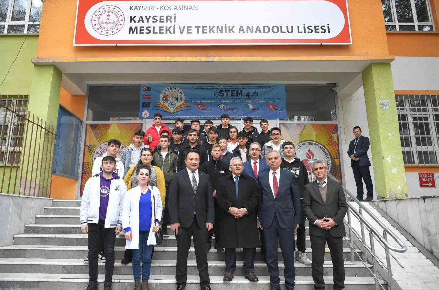 Başkan Büyükkılıç, Kariyer Günleri’ne Devam Ediyor