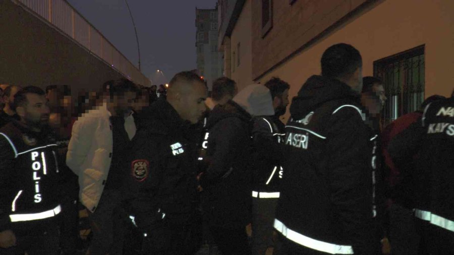 ’kökünü Kurutma Operasyonu’nda Yakalanan Zehir Tacirleri Adliyeye Sevk Edildi