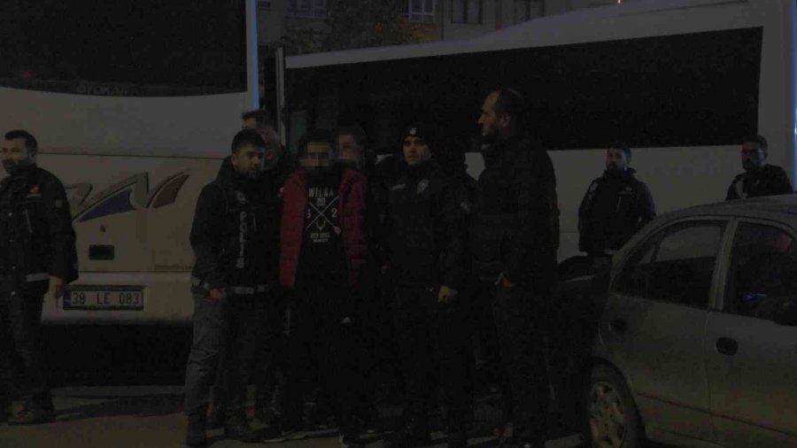 ’kökünü Kurutma Operasyonu’nda Yakalanan Zehir Tacirleri Adliyeye Sevk Edildi