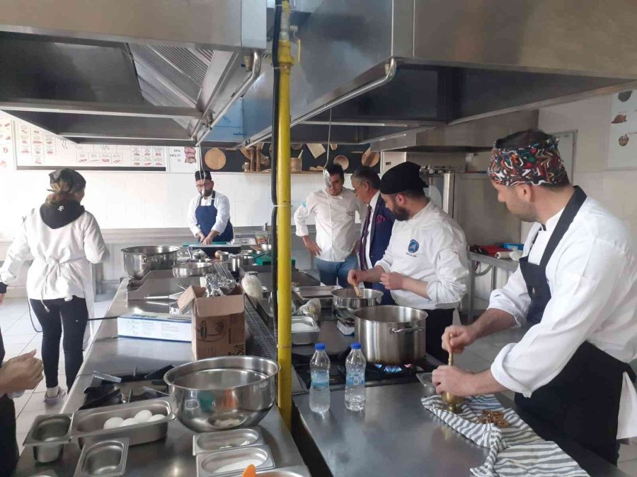 Başkan Topaloğlu Geleceğin Aşçılarıyla Bir Araya Geldi