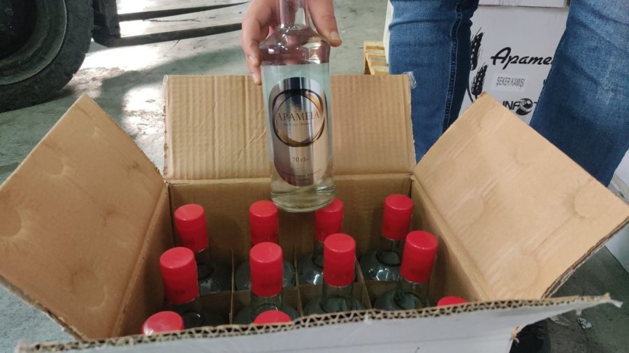 Mersin’de Yakalanan 5 Tır Kaçak İçki İmhaya Gönderildi