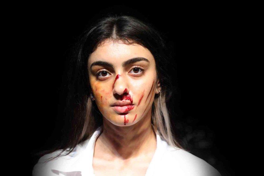 Kadına Yönelik Şiddete Tiyatral Gösteriyle Dikkat Çektiler