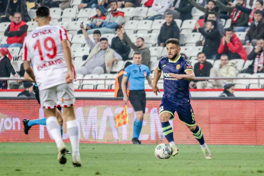 Spor Toto Süper Lig: Fta Antalyaspor: 0 - Mke Ankaragücü: 0 (ilk Yarı)