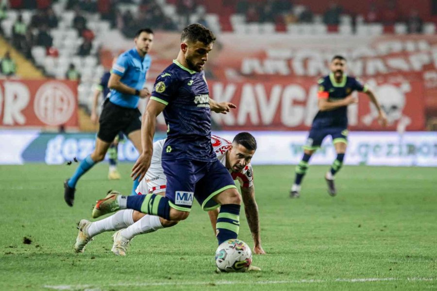 Spor Toto Süper Lig: Fta Antalyaspor: 0 - Mke Ankaragücü: 0 (ilk Yarı)