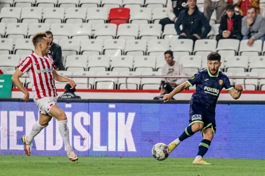 Spor Toto Süper Lig: Fta Antalyaspor: 0 - Mke Ankaragücü: 0 (ilk Yarı)