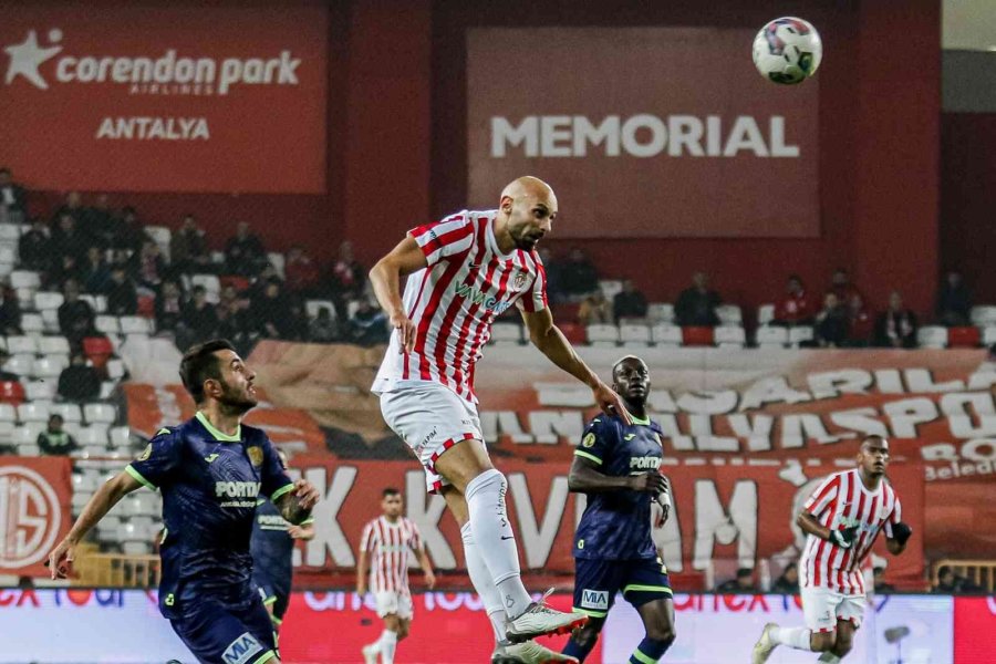 Spor Toto Süper Lig: Fta Antalyaspor: 0 - Mke Ankaragücü: 0 (ilk Yarı)