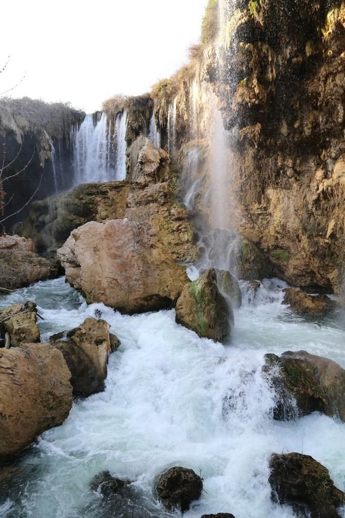 Ziyaretçileri Hayran Bırakan Doğa Hazinesi: "yerköprü Şelalesi"