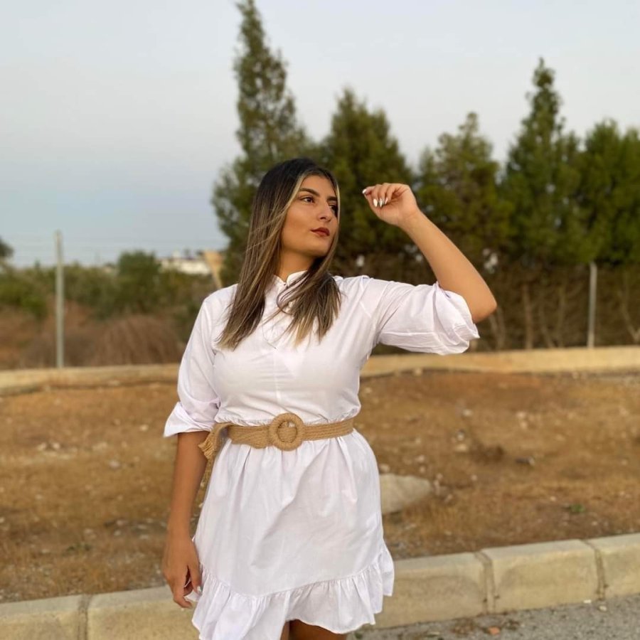 Üniversite Mezunu 23 Yaşındaki Emine Kalp Krizine Yenik Düştü