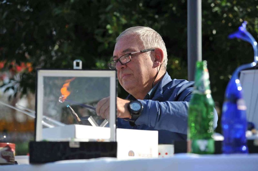 Cam Sanatı Gösterisine Büyük İlgi