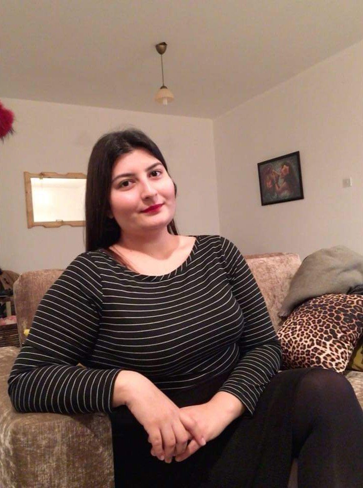 Üniversite Mezunu 23 Yaşındaki Emine Kalp Krizine Yenik Düştü