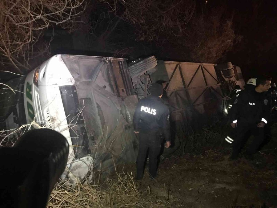 Konya’da Otobüs Kazasında Yaralanan Yolcuların Tedavisi Sürüyor