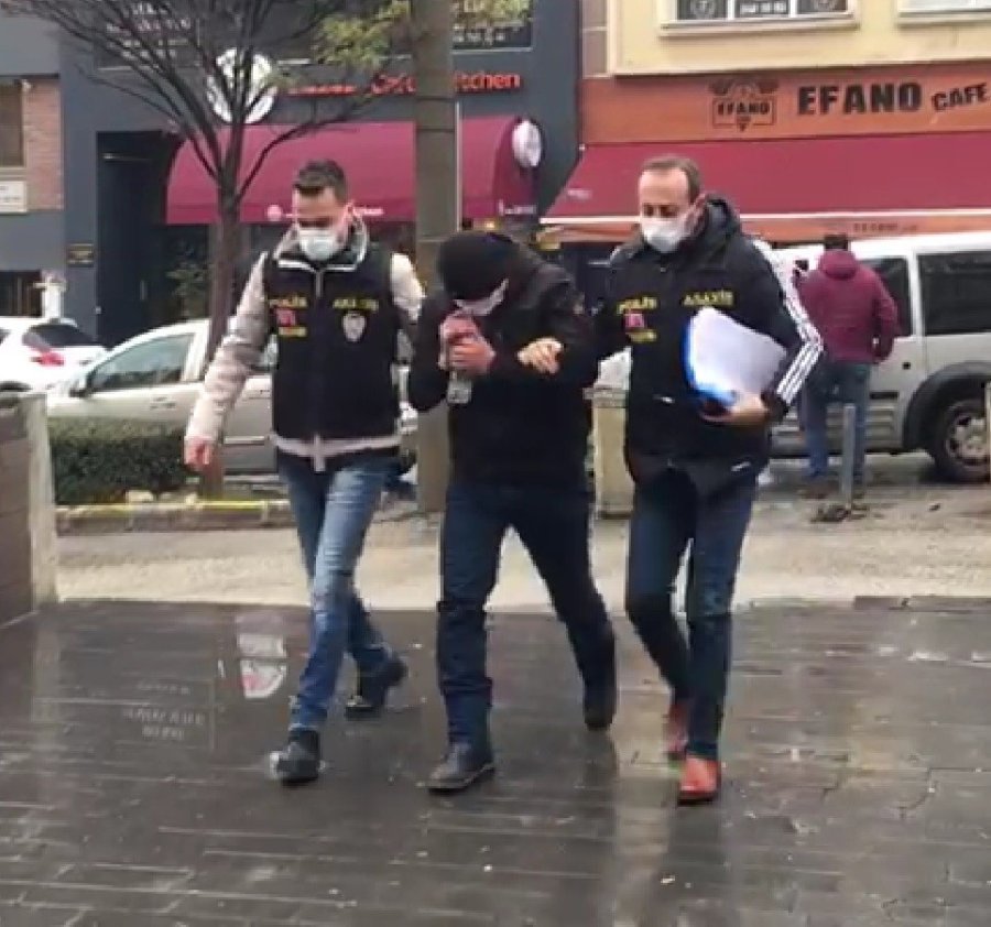 Babayı Öldürüp Oğlunu Yaralayan Sanığın Cezasına 11 Ay Eklendi