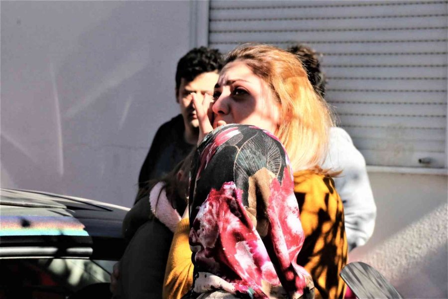 Komşularının İhbarıyla Eve Gelen Kadın Gözyaşlarını Tutamadı