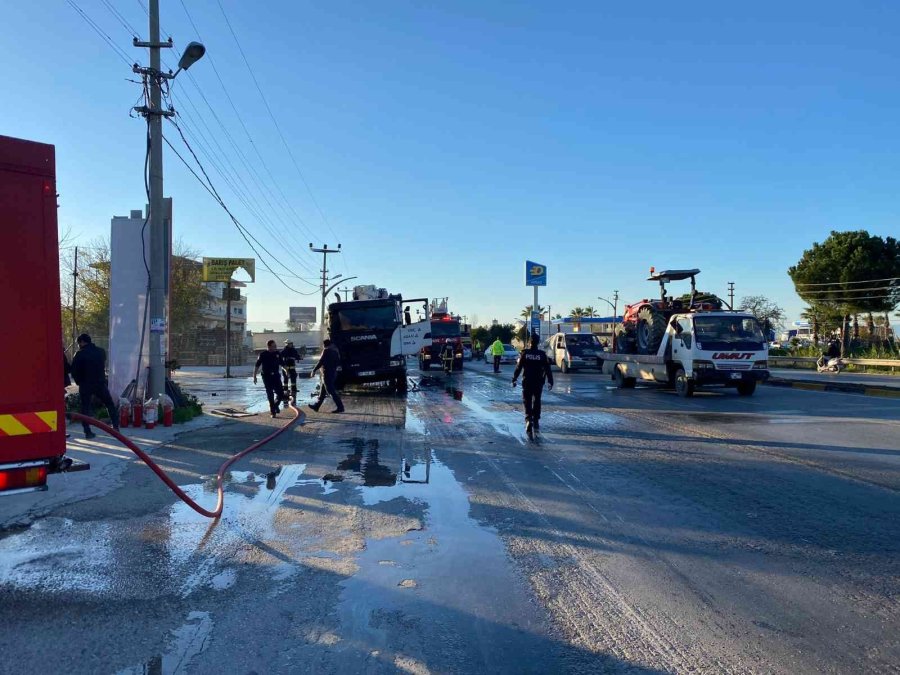 Seyir Halindeki Kamyon Alev Alev Yandı