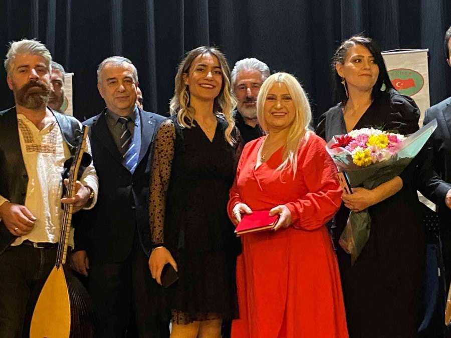 Eskişehir’de ‘türküler Ve Şiirler’ Konseri