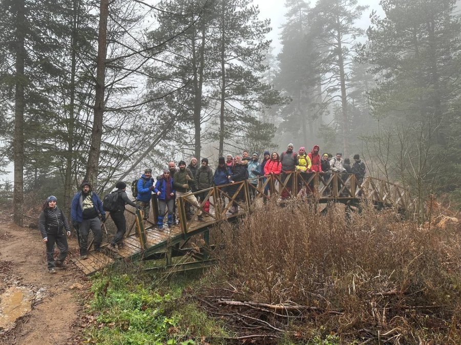 Doğa Tutkunlarına Bozcaarmut’ta Yoğun Sis Eşlik Etti