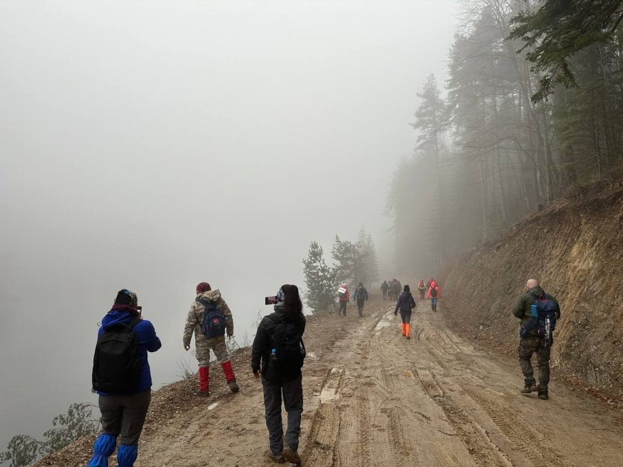 Doğa Tutkunlarına Bozcaarmut’ta Yoğun Sis Eşlik Etti