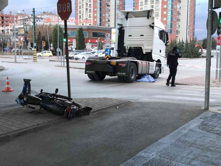 Konya’da Tırın Altında Kalan Motosiklet Sürücüsü Hayatını Kaybetti