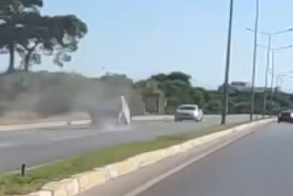 Takla Atıp 100 Metre Sürüklenen Otomobilde Can Pazarı