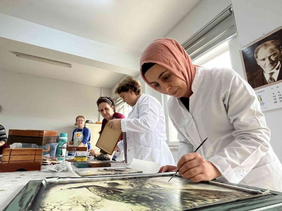 Odunpazarı Halk Eğitimi Merkezi Bir Yılda 60 Bin Kişiye Eğitim Verdi