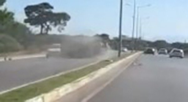 Takla Atıp 100 Metre Sürüklenen Otomobilde Can Pazarı