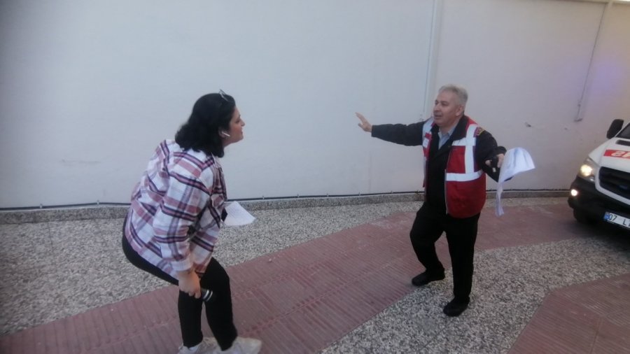 Gazeteciler, Hastane Güvenliğini Tatbikatta Bile Geçemedi