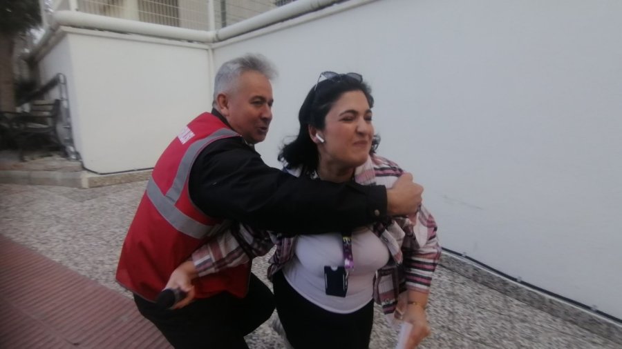 Gazeteciler, Hastane Güvenliğini Tatbikatta Bile Geçemedi