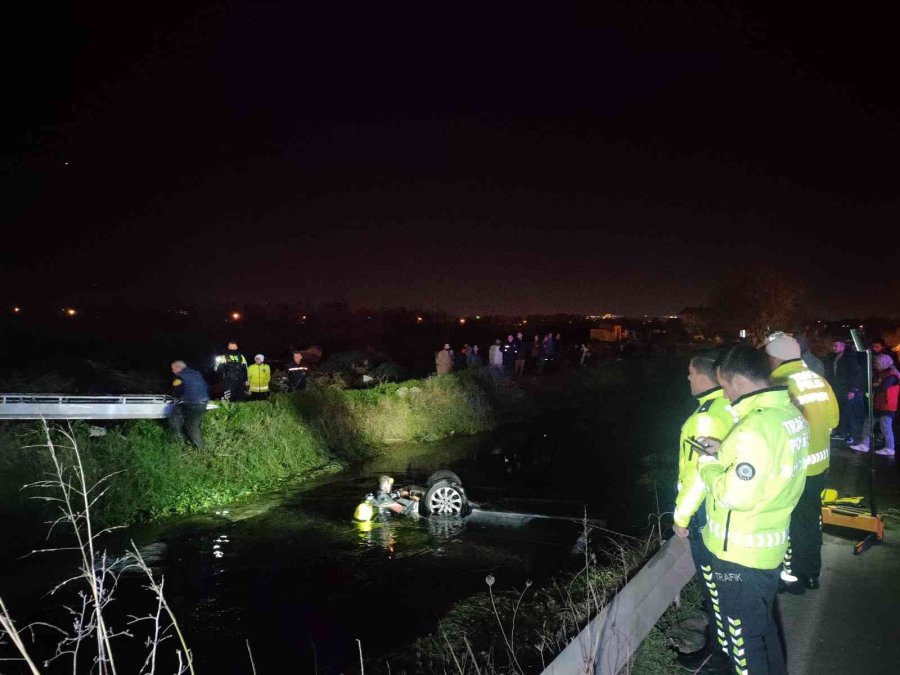 Sulama Kanalına Uçan Otomobilin Sürücüsü Hayatını Kaybetti