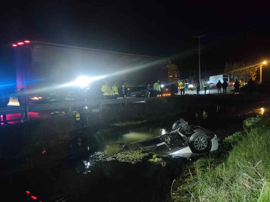 Sulama Kanalına Uçan Otomobilin Sürücüsü Hayatını Kaybetti