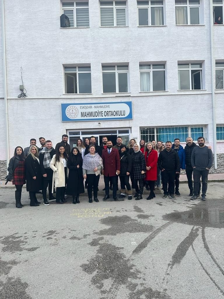 Kuaförlerden Miniklere Yeni Yıl Sürprizi