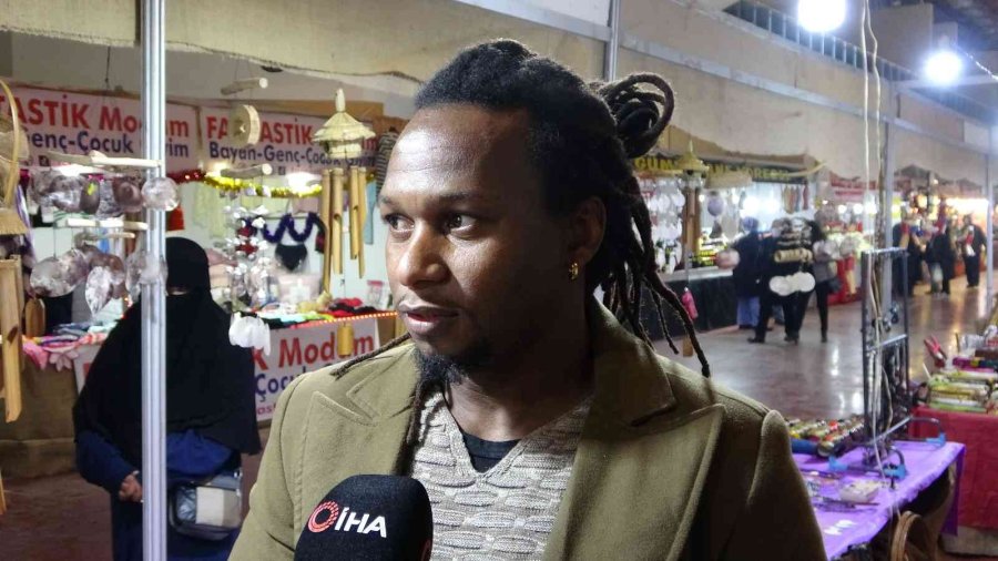 Fuarın Renkli Esnafı: Senegalli Ebubekir