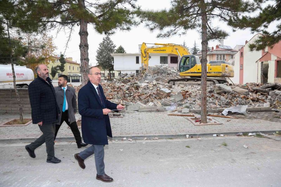 Meram’a Yeni Kazandırılan Caddelerde Çalışmalar Sürüyor